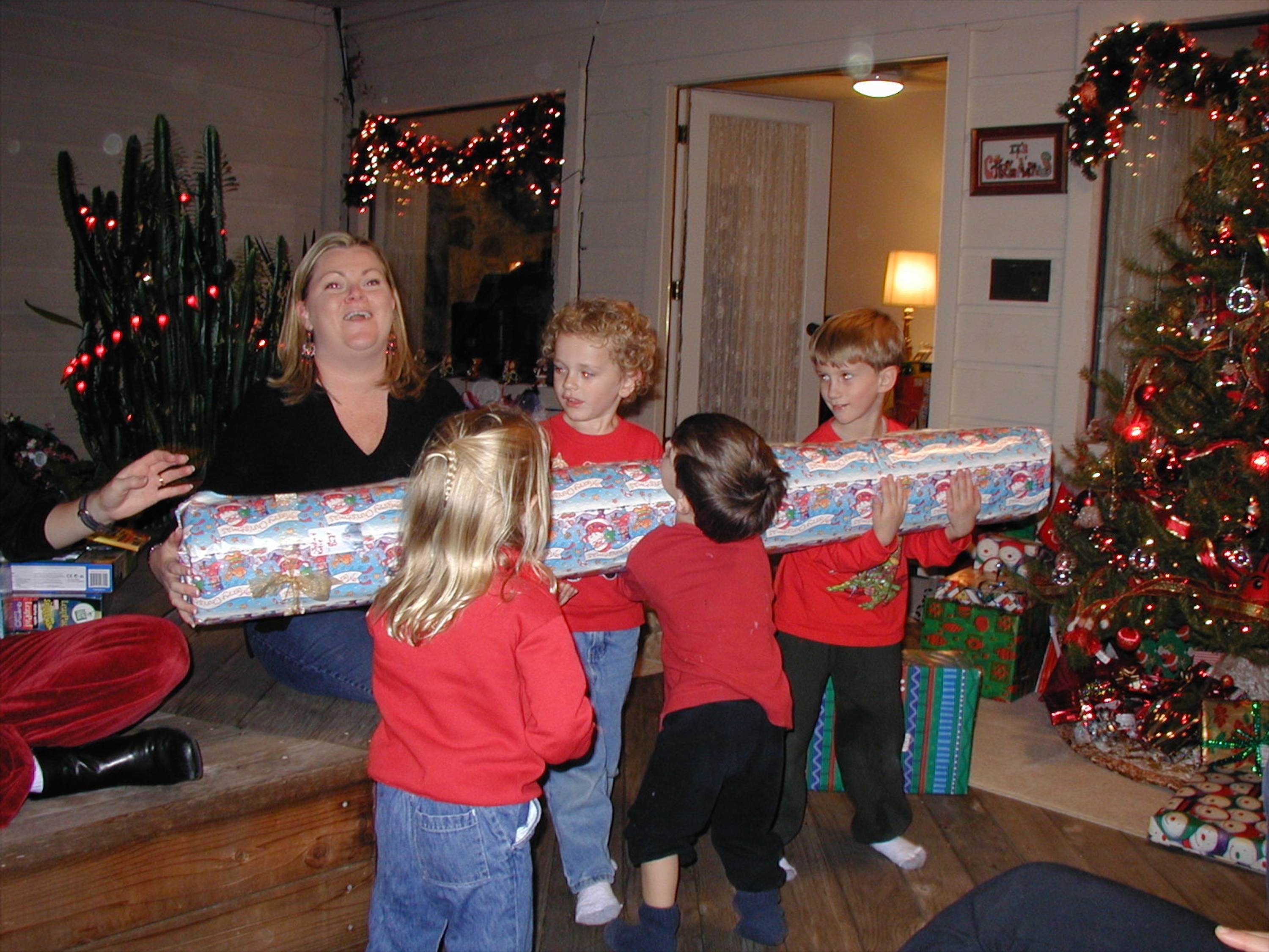 2004-12-24-27 Christmas Eve J&J.jpg